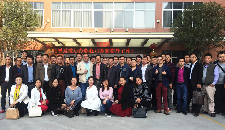 深圳市净水产业协会合影留念